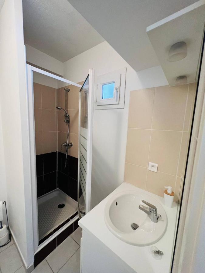 Appartamento Studio le 2, Free Parking, Free WIFI, Transports Nîmes Esterno foto
