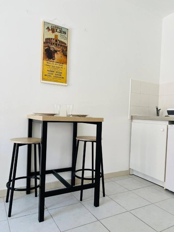 Appartamento Studio le 2, Free Parking, Free WIFI, Transports Nîmes Esterno foto