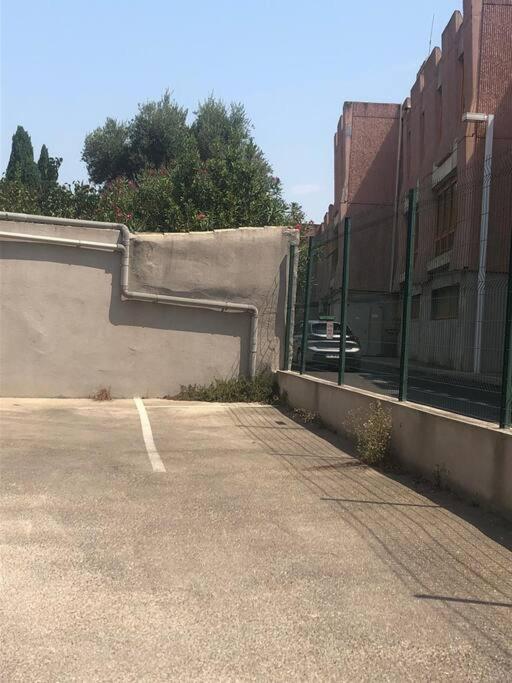 Appartamento Studio le 2, Free Parking, Free WIFI, Transports Nîmes Esterno foto