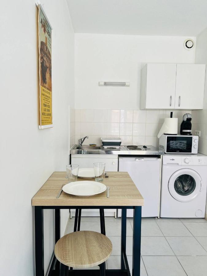 Appartamento Studio le 2, Free Parking, Free WIFI, Transports Nîmes Esterno foto